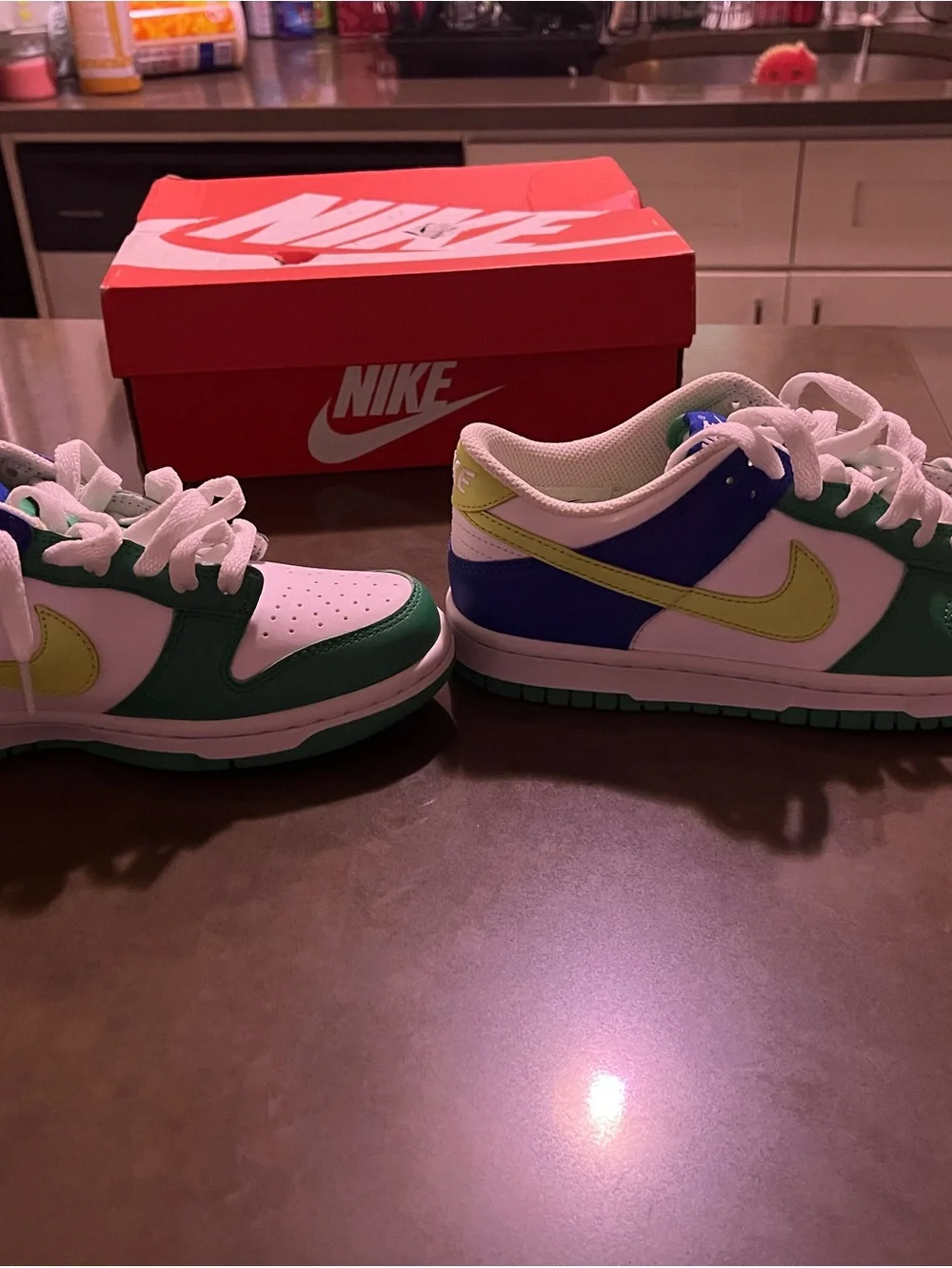Nike Kids Low-Top Sneakers in White, Green, Blue & Yellow 5Y or 6.5W